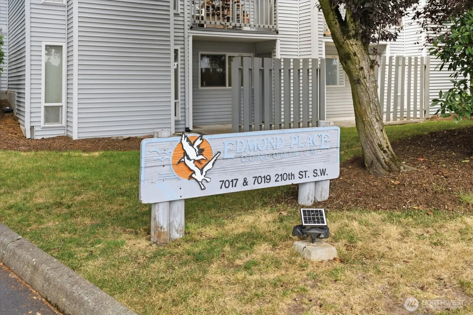 7019 210th Street SW #4, Lynnwood, WA 98036-7372