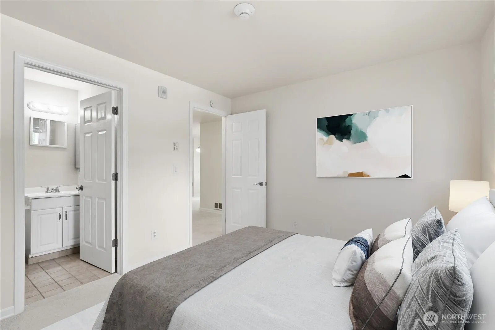 7019 210th Street SW #4, Lynnwood, WA 98036-7372