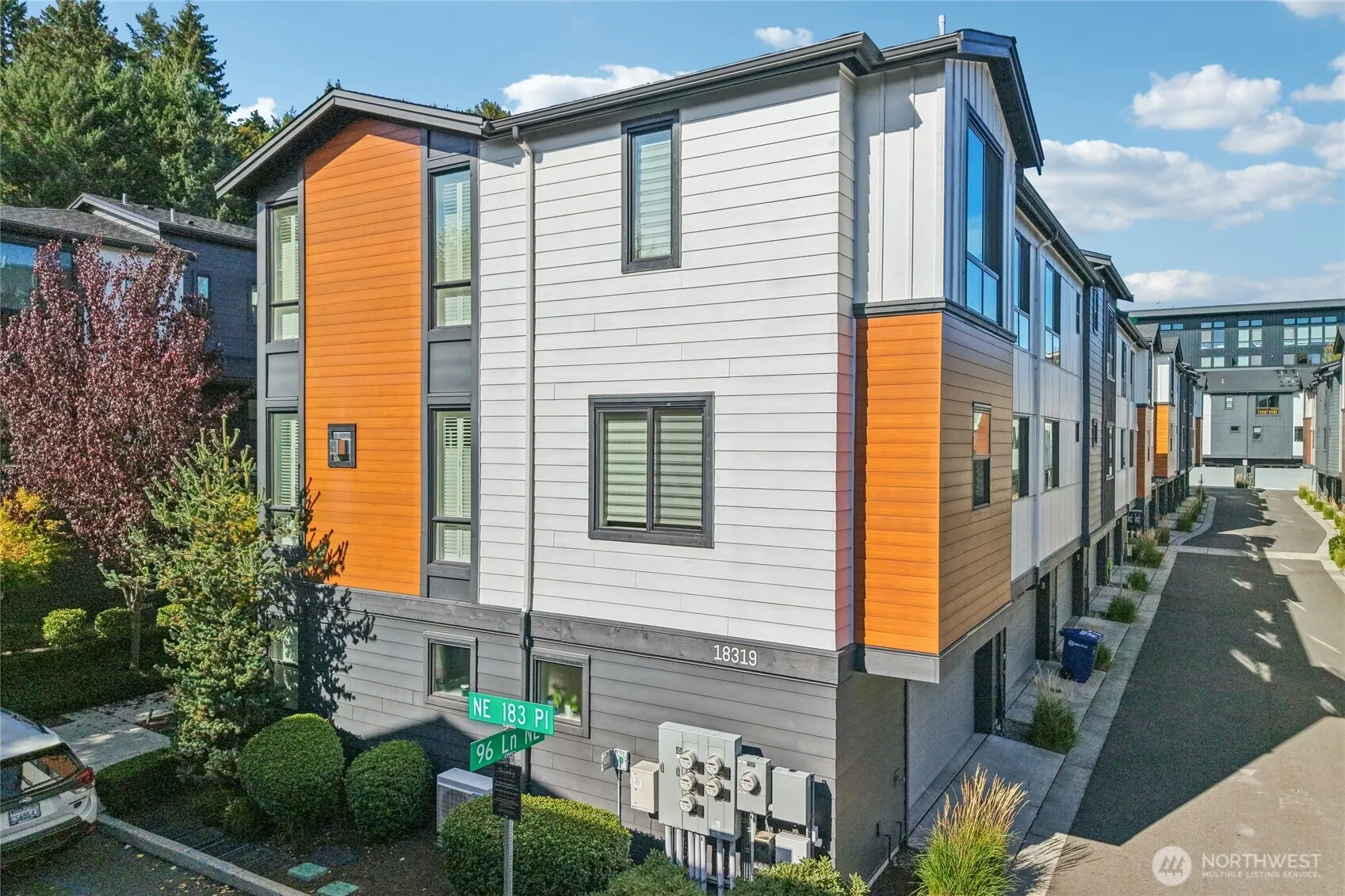 18319 96th Lane NE #B, Bothell, WA 98011