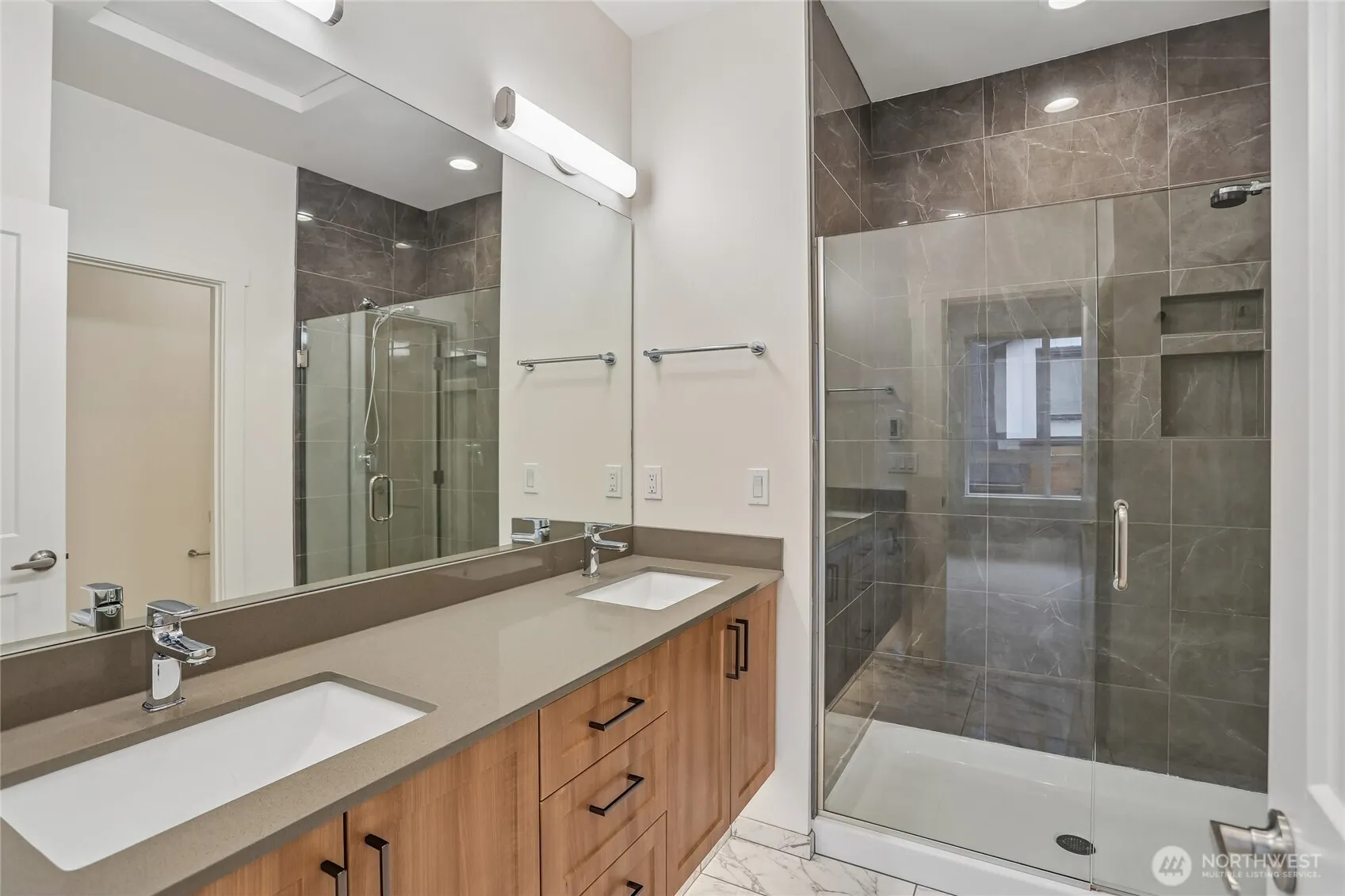 18319 96th Lane NE #B, Bothell, WA 98011