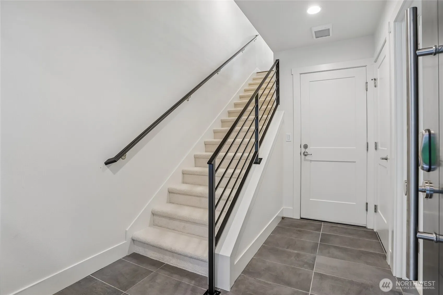 18319 96th Lane NE #B, Bothell, WA 98011
