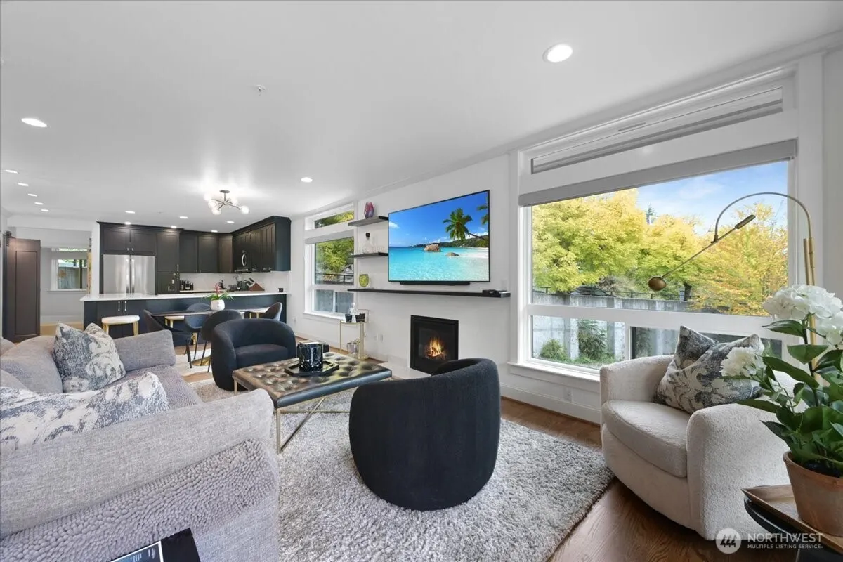 121 Lakeside Avenue #201, Seattle, WA 98122
