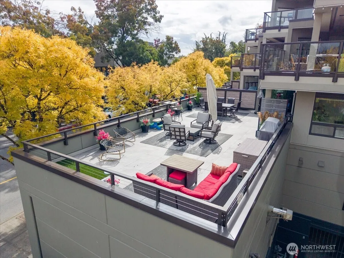 121 Lakeside Avenue #201, Seattle, WA 98122