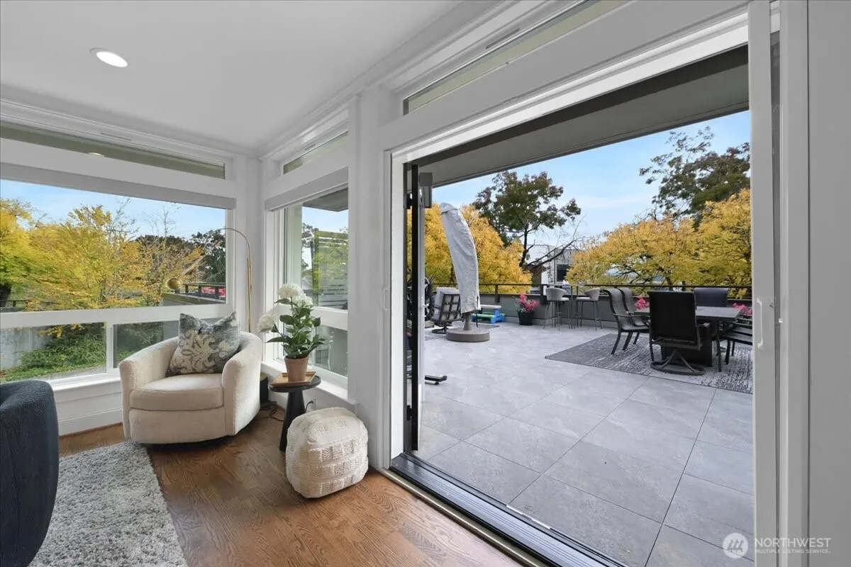 121 Lakeside Avenue #201, Seattle, WA 98122