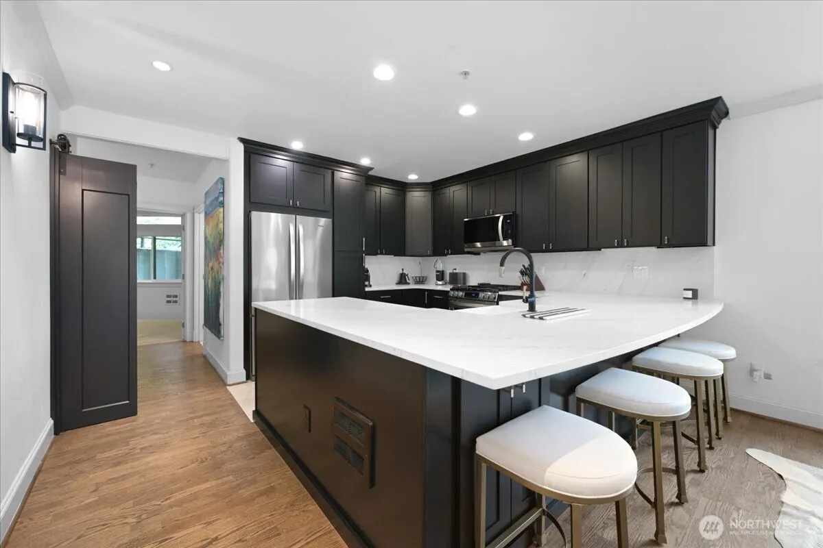 121 Lakeside Avenue #201, Seattle, WA 98122