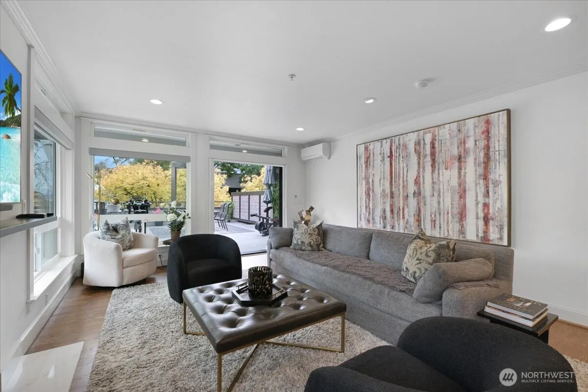 121 Lakeside Avenue #201, Seattle, WA 98122