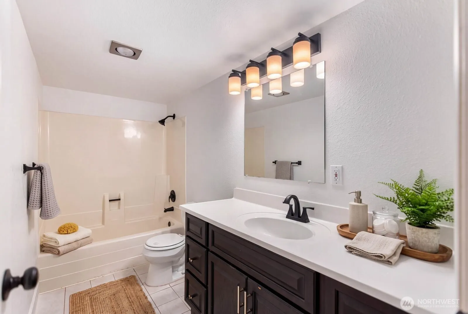 14475 NE 40th St #E202, Bellevue, WA 98007