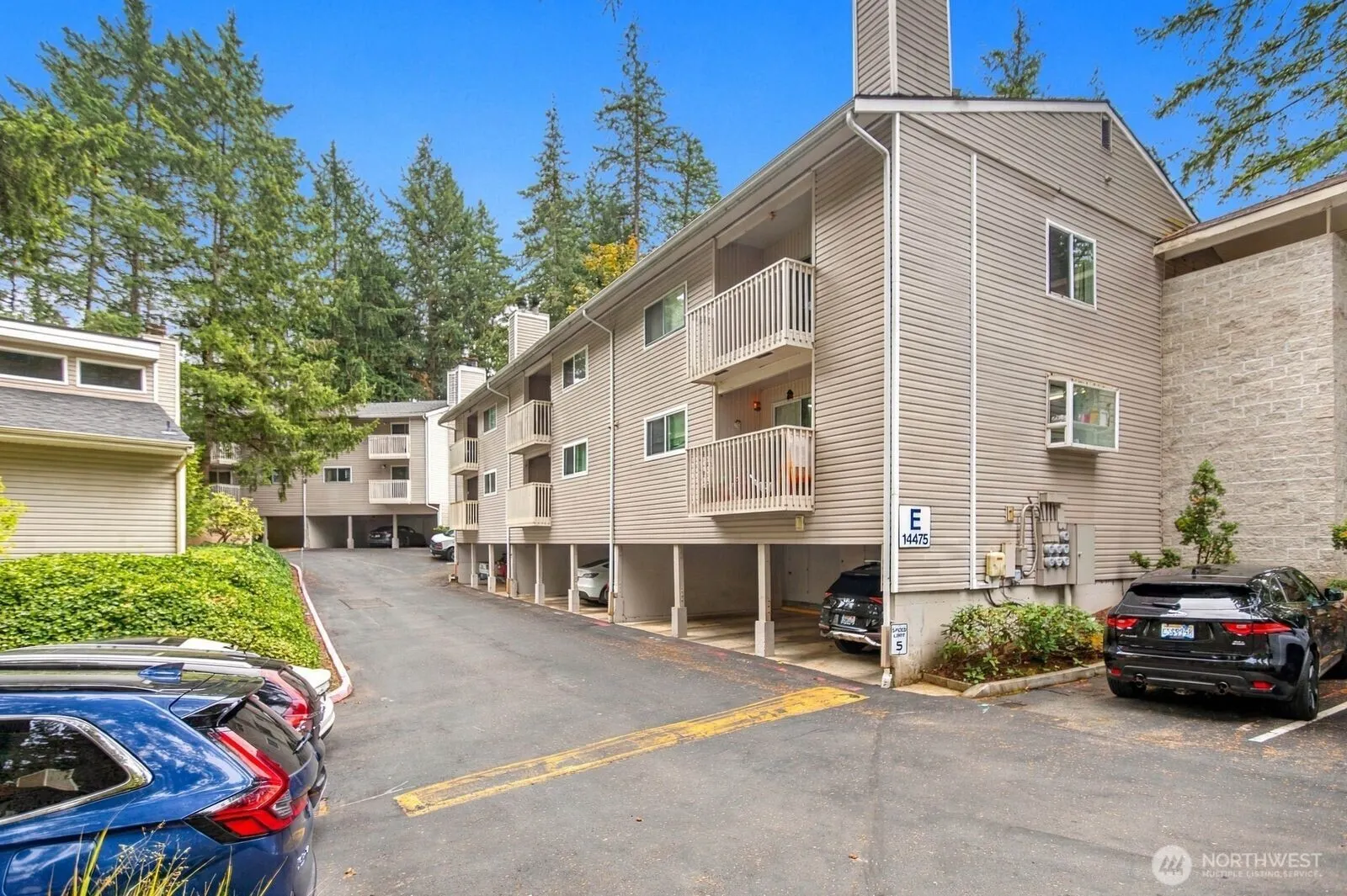14475 NE 40th St #E202, Bellevue, WA 98007