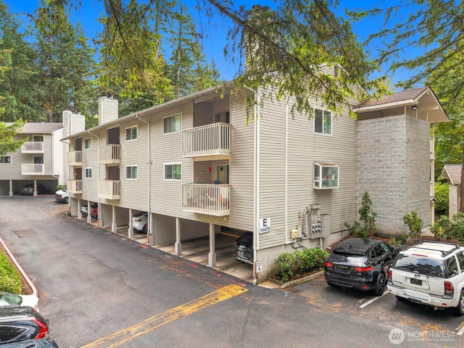 14475 NE 40th St #E202, Bellevue, WA 98007