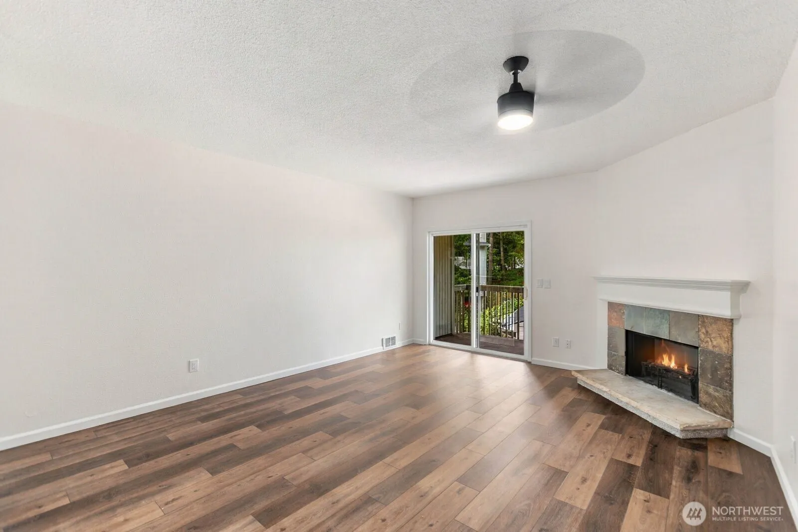 14475 NE 40th St #E202, Bellevue, WA 98007