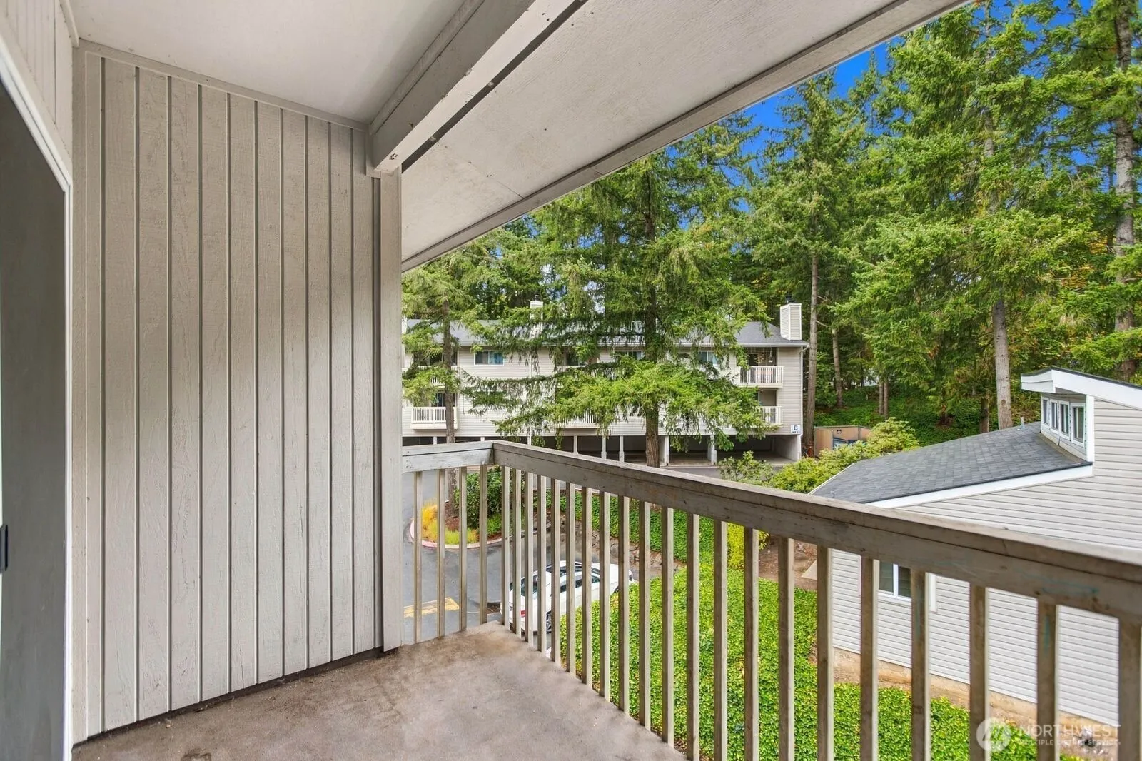 14475 NE 40th St #E202, Bellevue, WA 98007