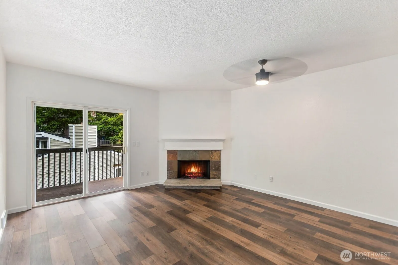 14475 NE 40th St #E202, Bellevue, WA 98007