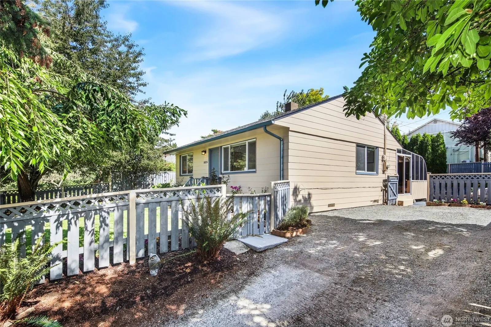 8826 22nd Avenue SW, Seattle, WA 98106
