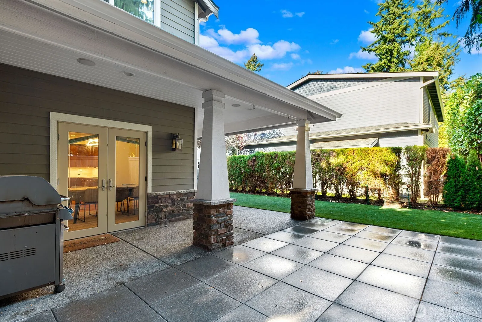 327 15th Avenue , Kirkland, WA 98033