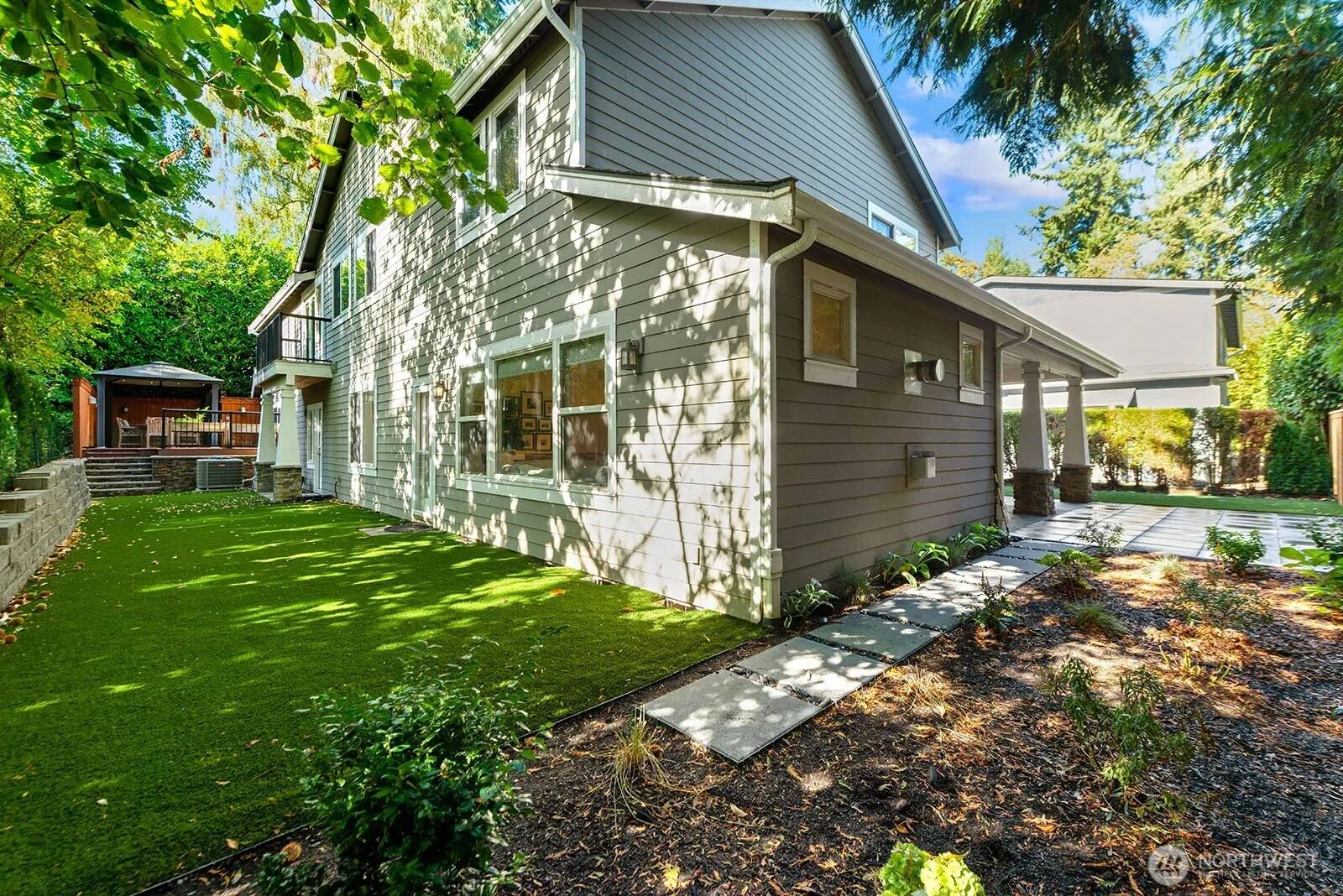 327 15th Avenue , Kirkland, WA 98033