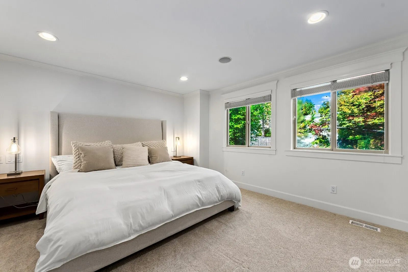 327 15th Avenue , Kirkland, WA 98033