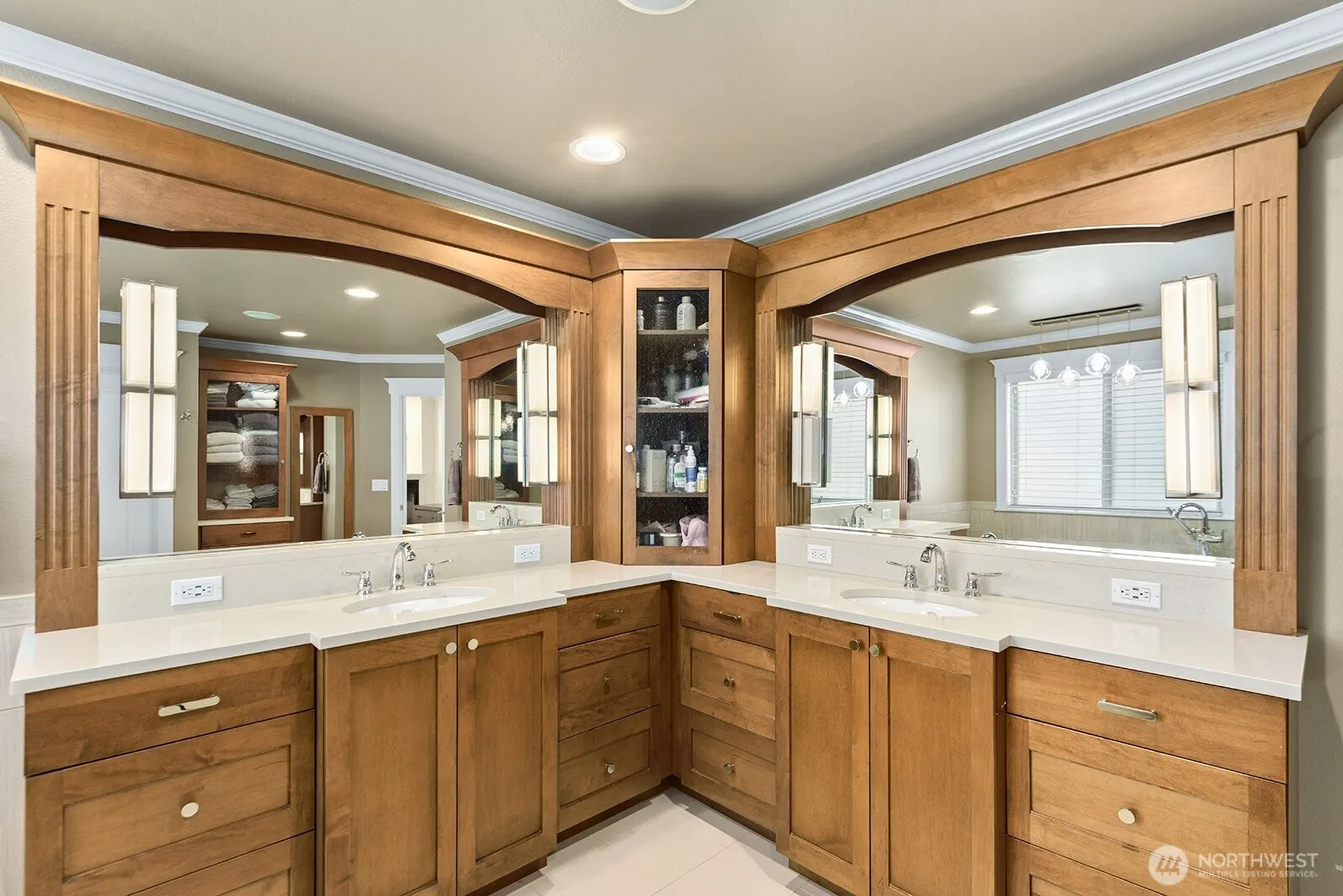 327 15th Avenue , Kirkland, WA 98033