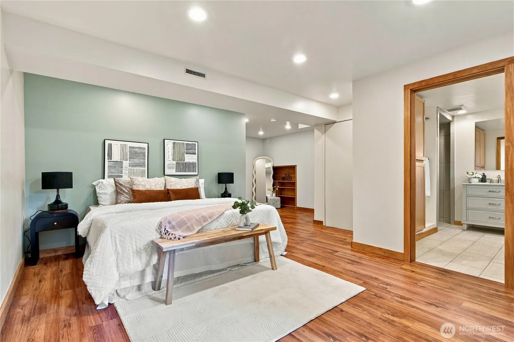 12119 NE 65th St , Kirkland, WA 98033