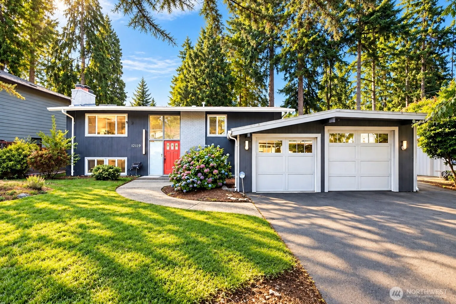12119 NE 65th St , Kirkland, WA 98033