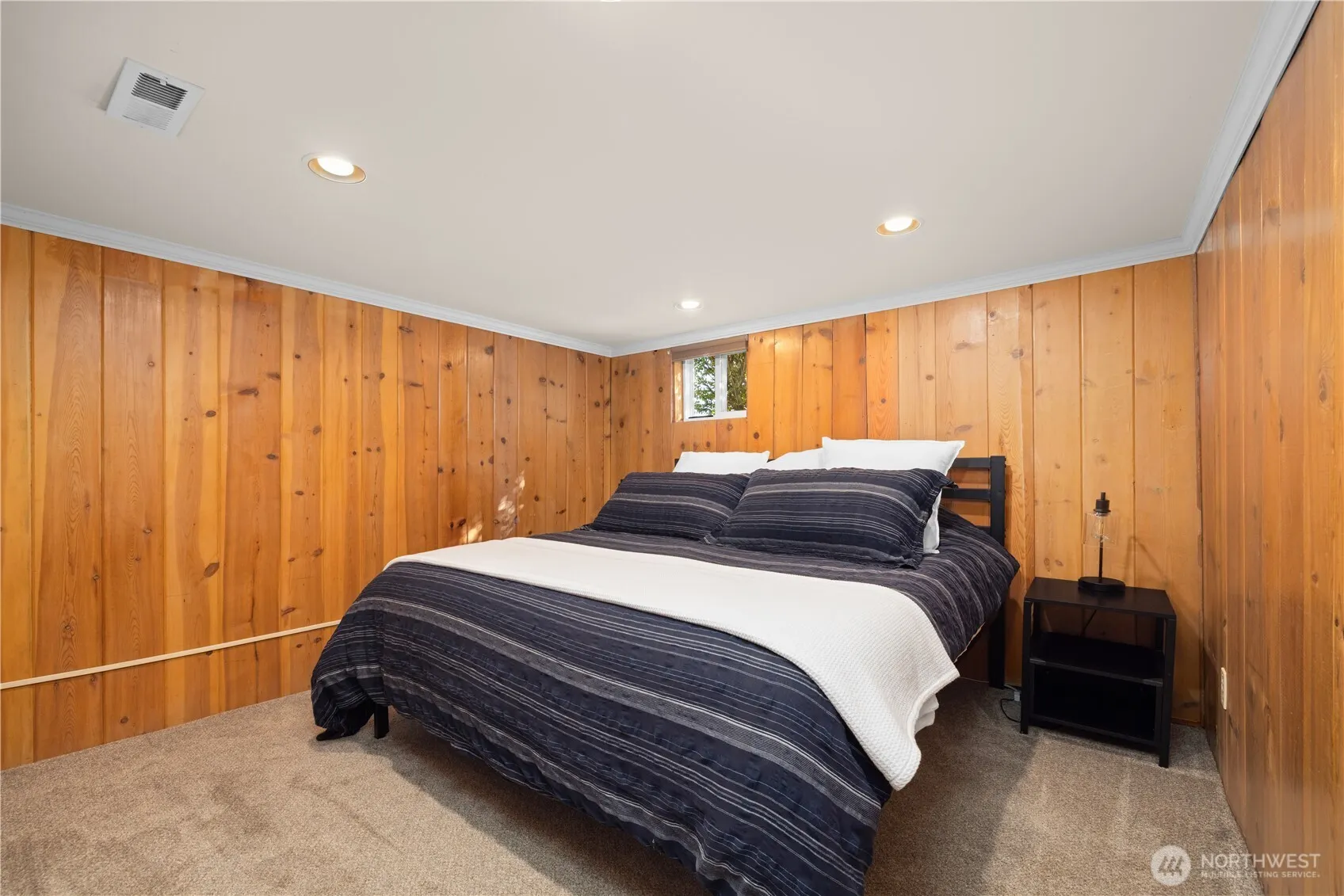 1537 Thorndyke Avenue W, Seattle, WA 98199