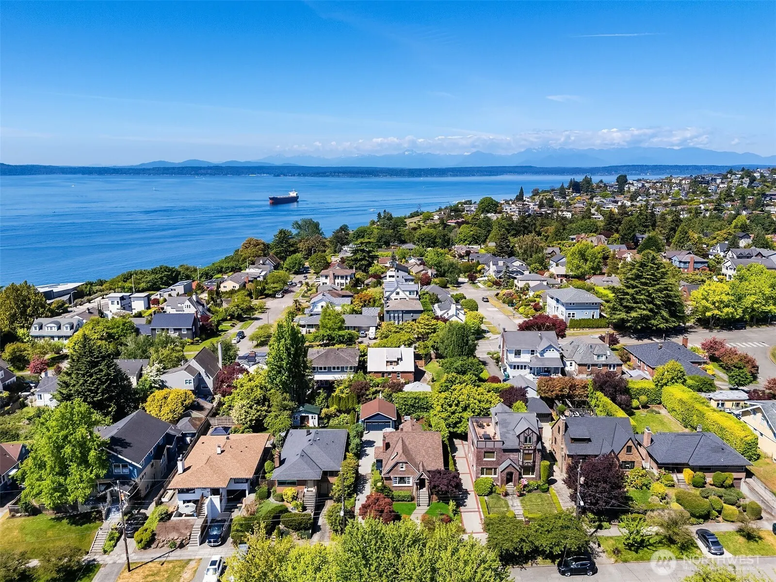 1537 Thorndyke Avenue W, Seattle, WA 98199