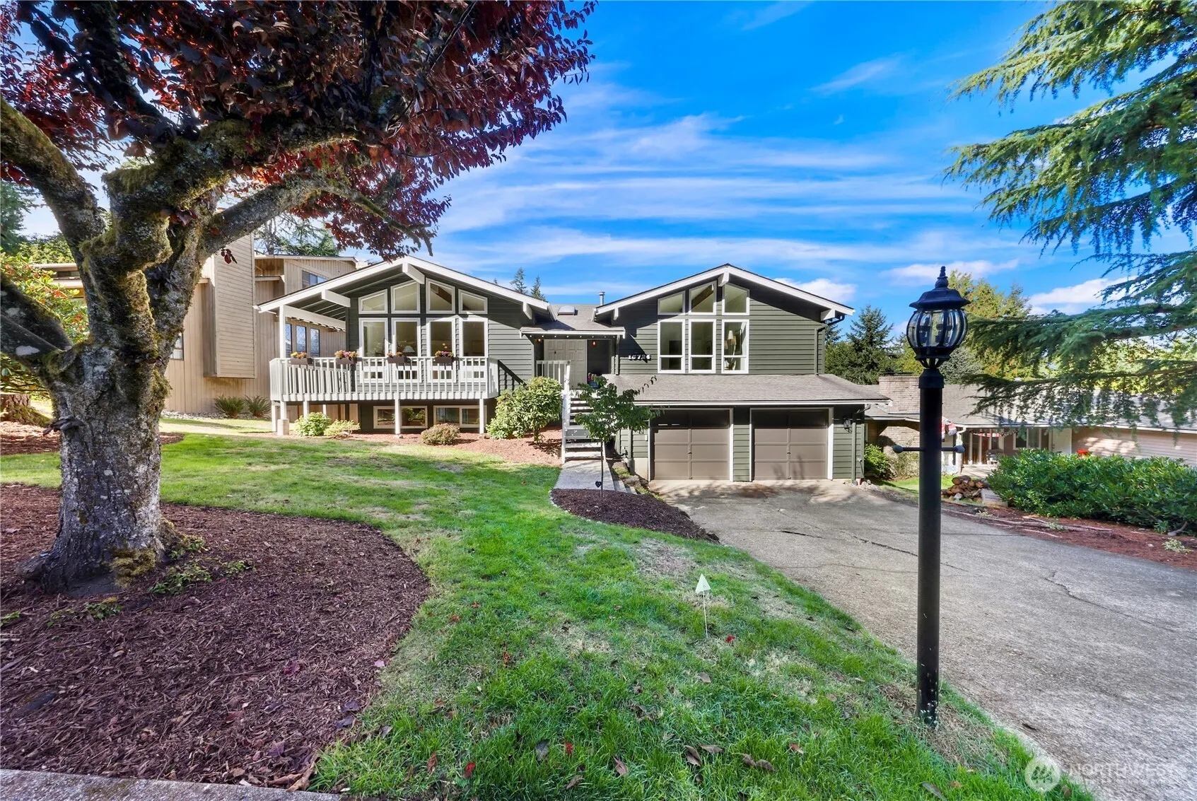 15724 SE 50th Street , Bellevue, WA 98006