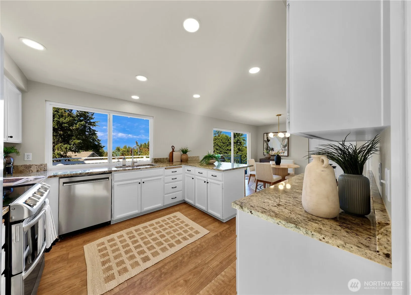 15724 SE 50th Street , Bellevue, WA 98006