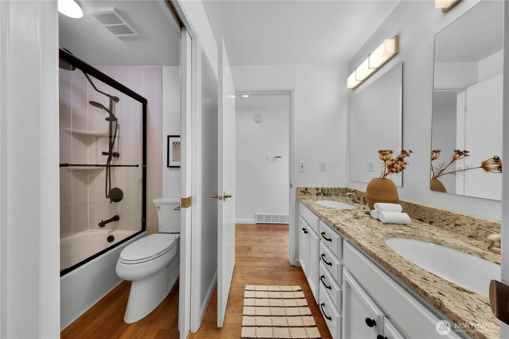 15724 SE 50th Street , Bellevue, WA 98006