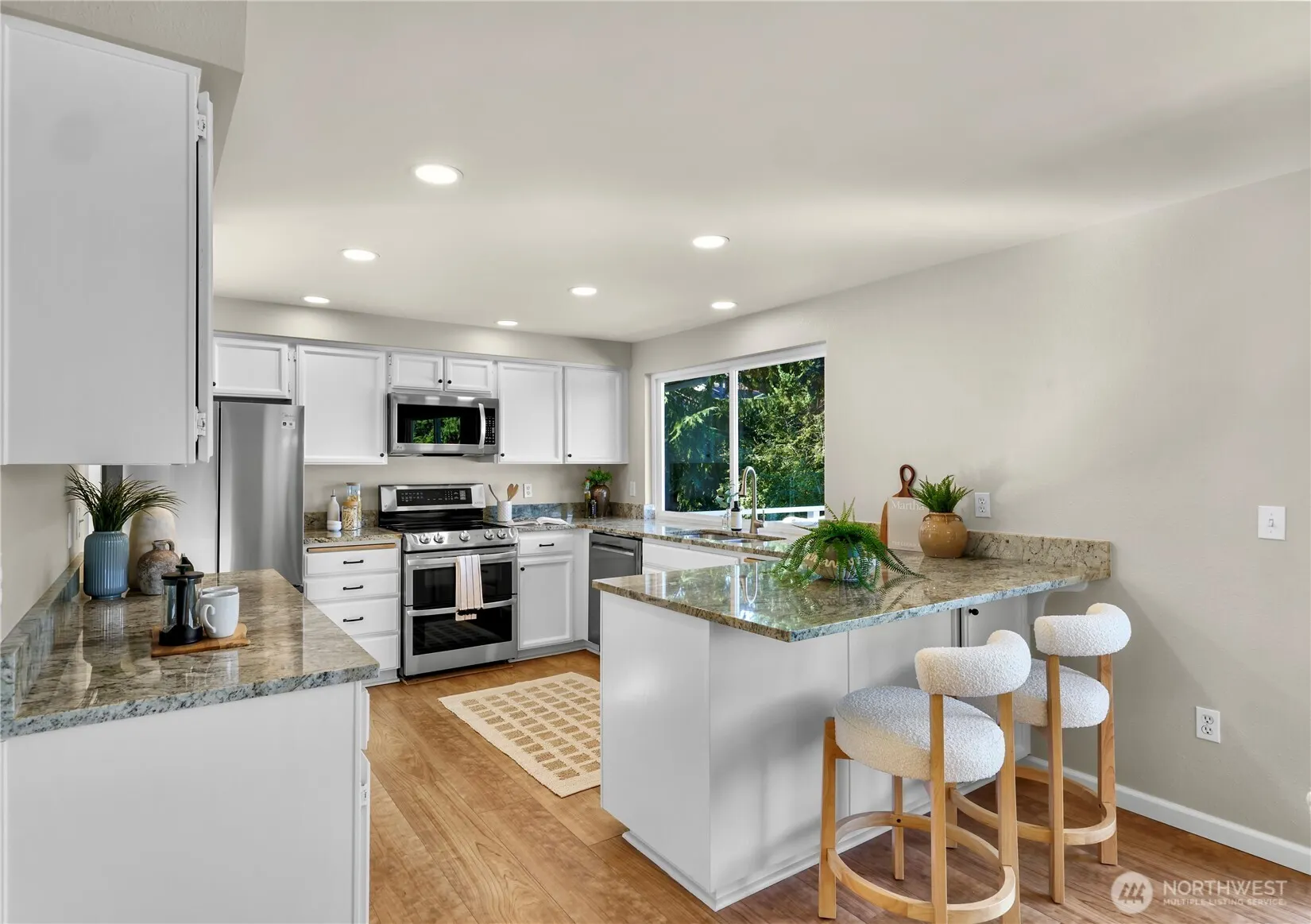 15724 SE 50th Street , Bellevue, WA 98006
