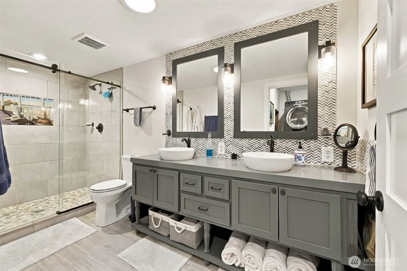 180 NW Dogwood Street , Issaquah, WA 98027