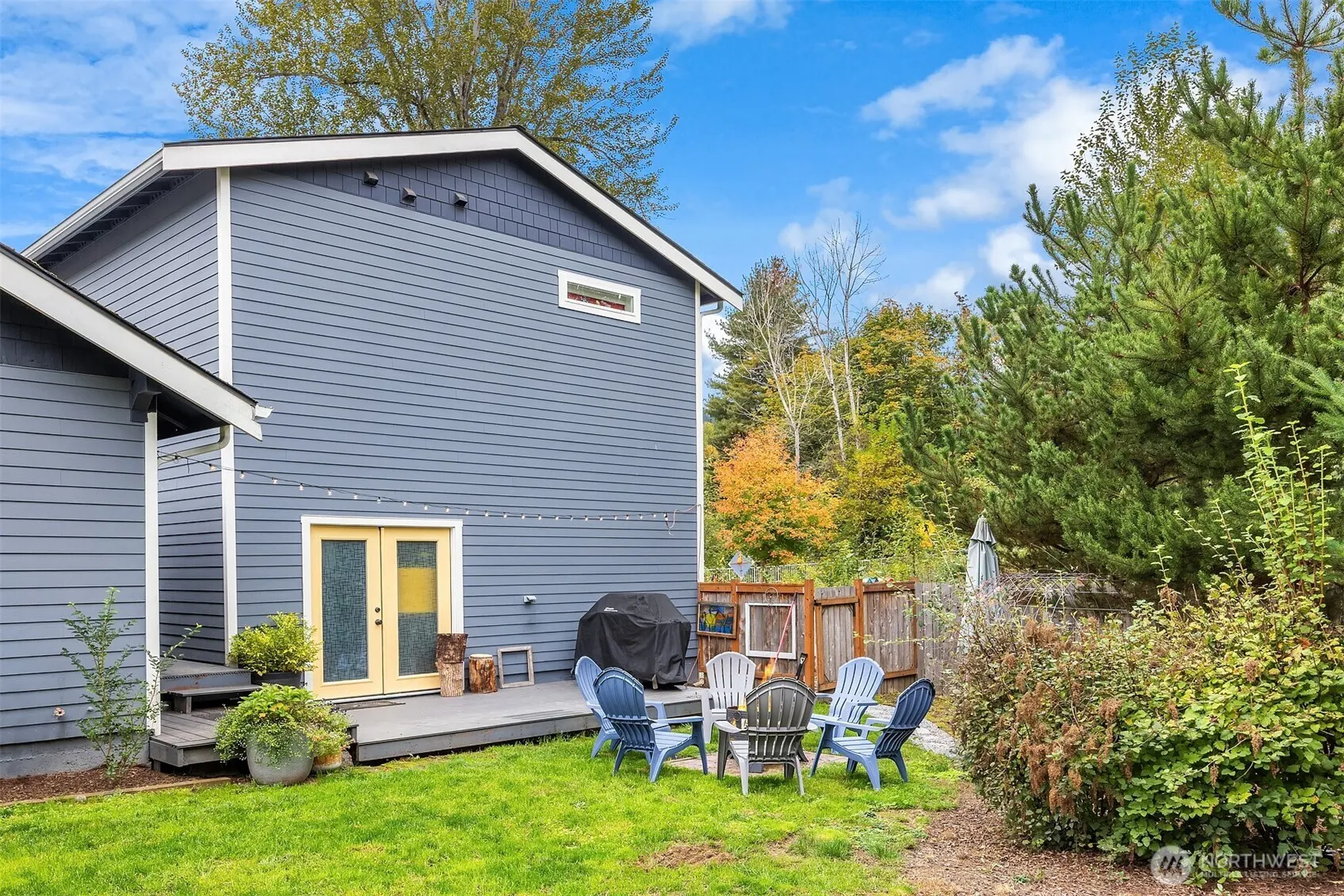 180 NW Dogwood Street , Issaquah, WA 98027