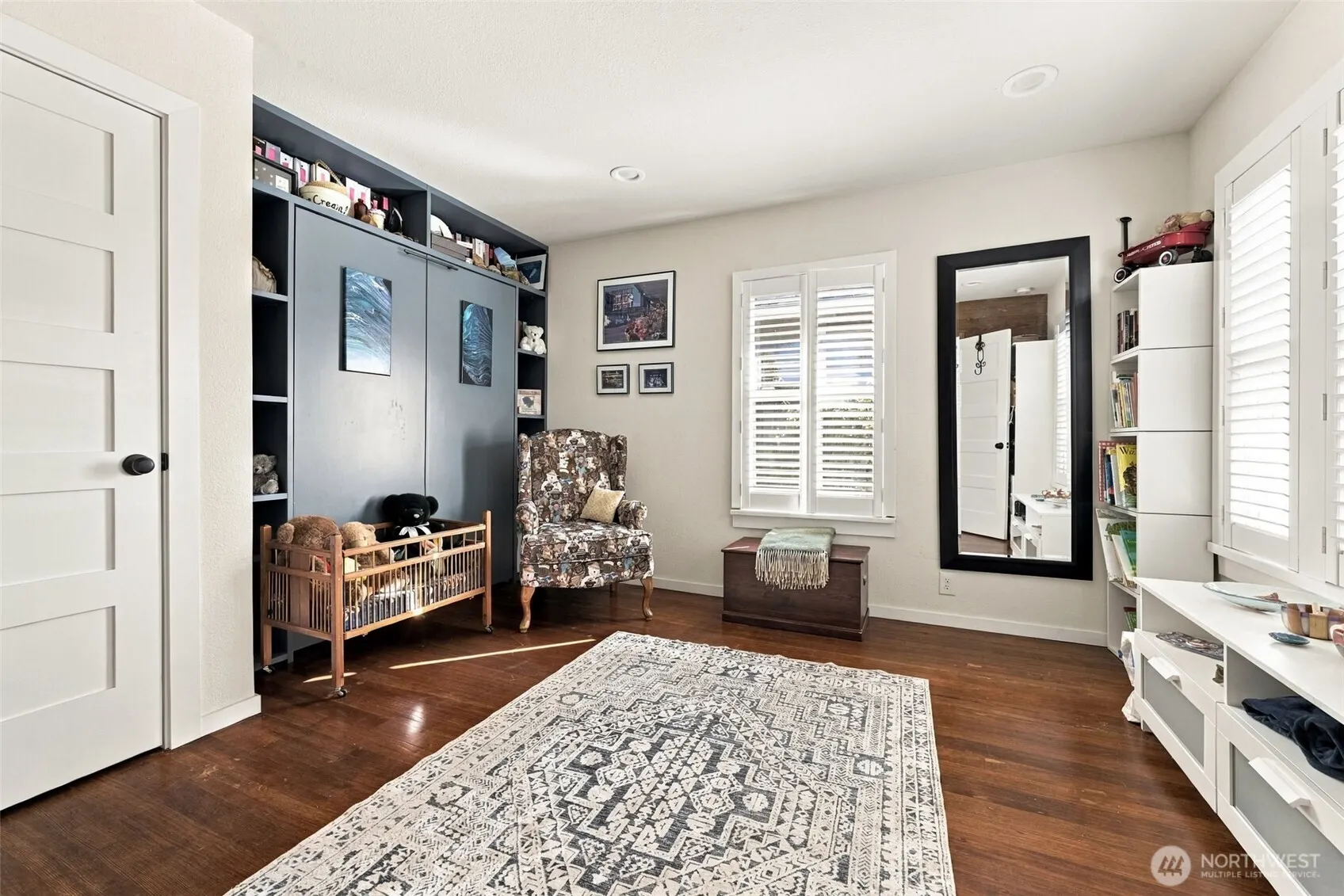 180 NW Dogwood Street , Issaquah, WA 98027