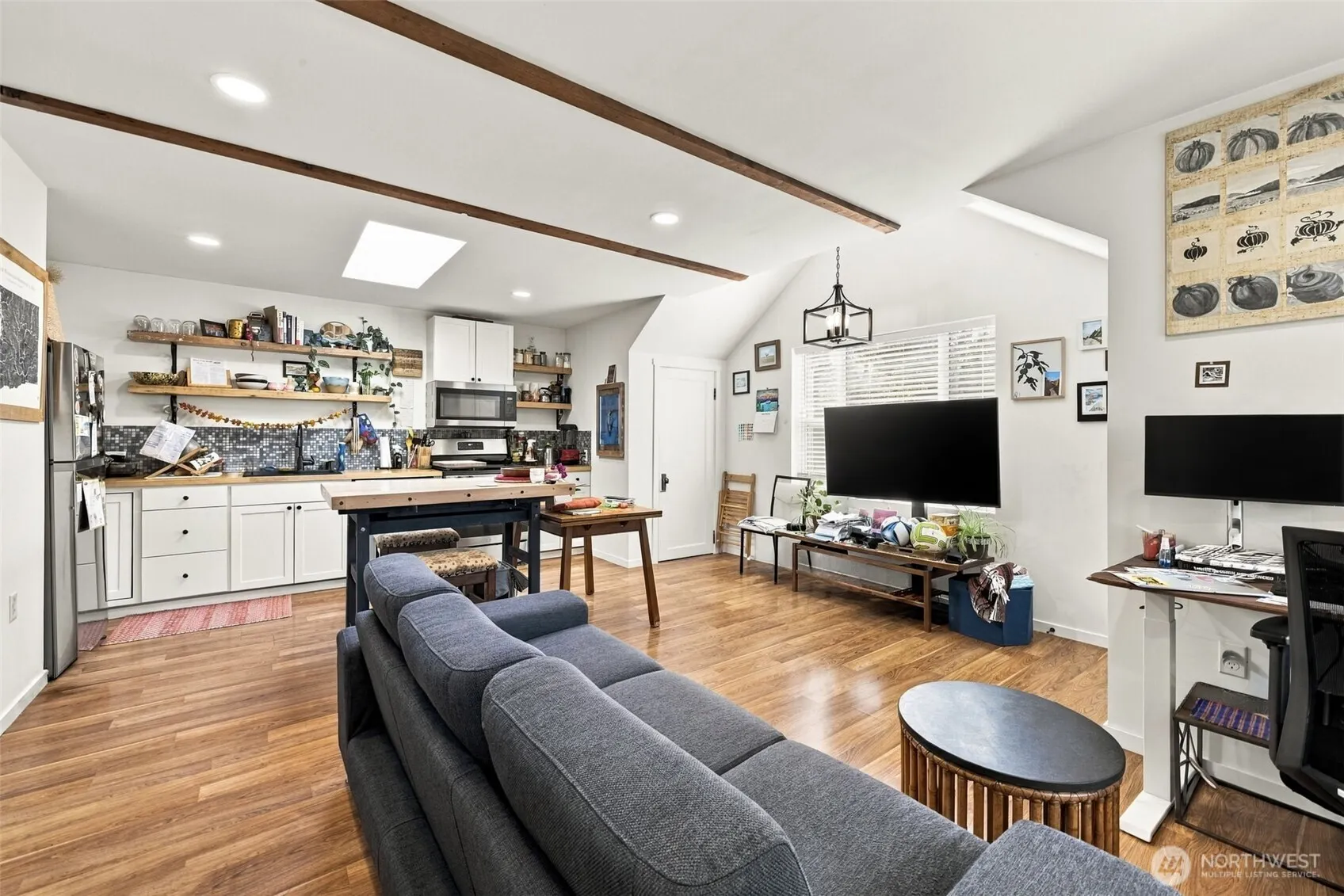 180 NW Dogwood Street , Issaquah, WA 98027
