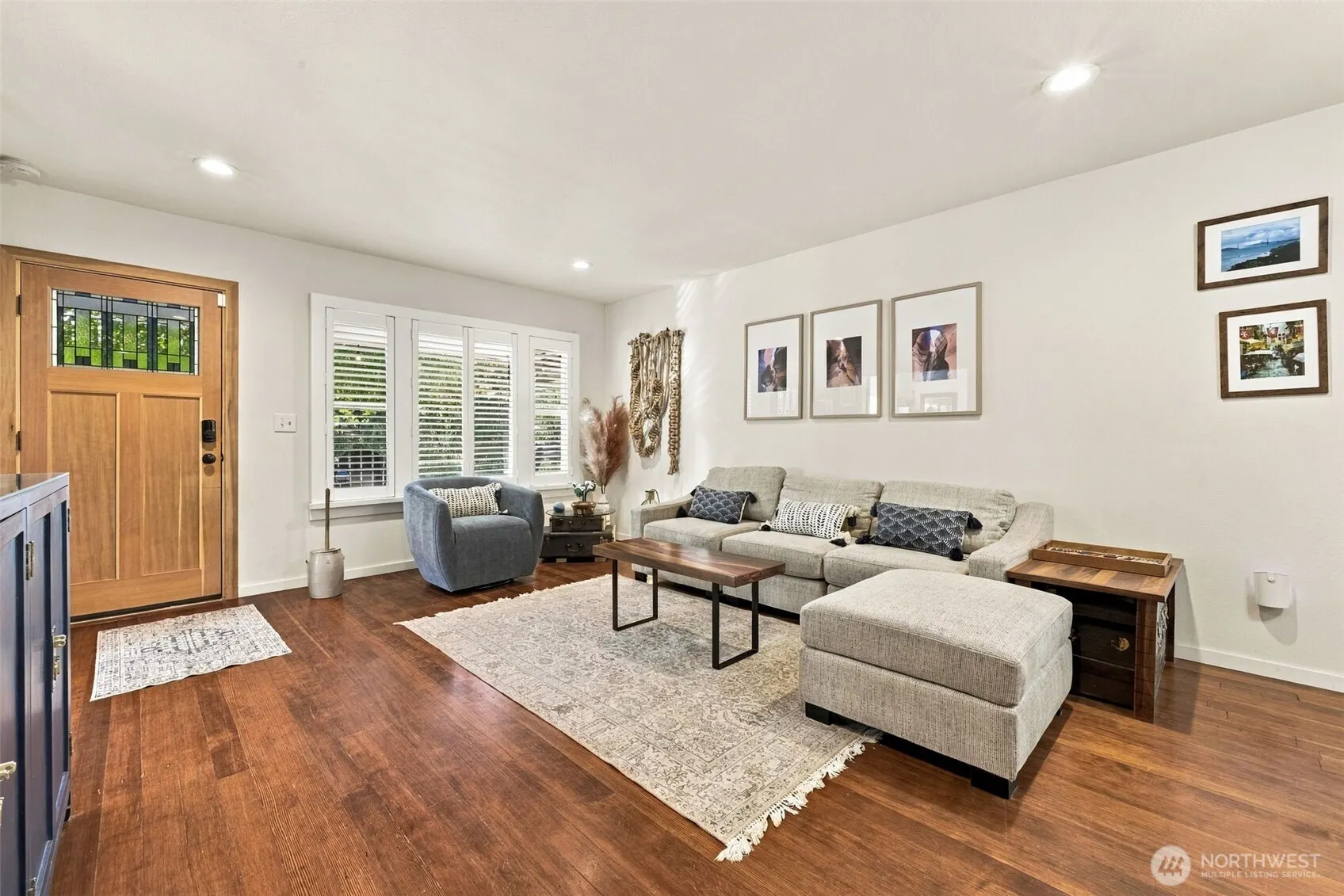 180 NW Dogwood Street , Issaquah, WA 98027