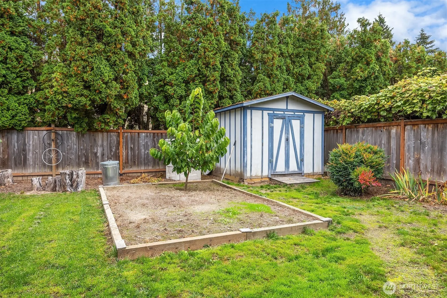 180 NW Dogwood Street , Issaquah, WA 98027