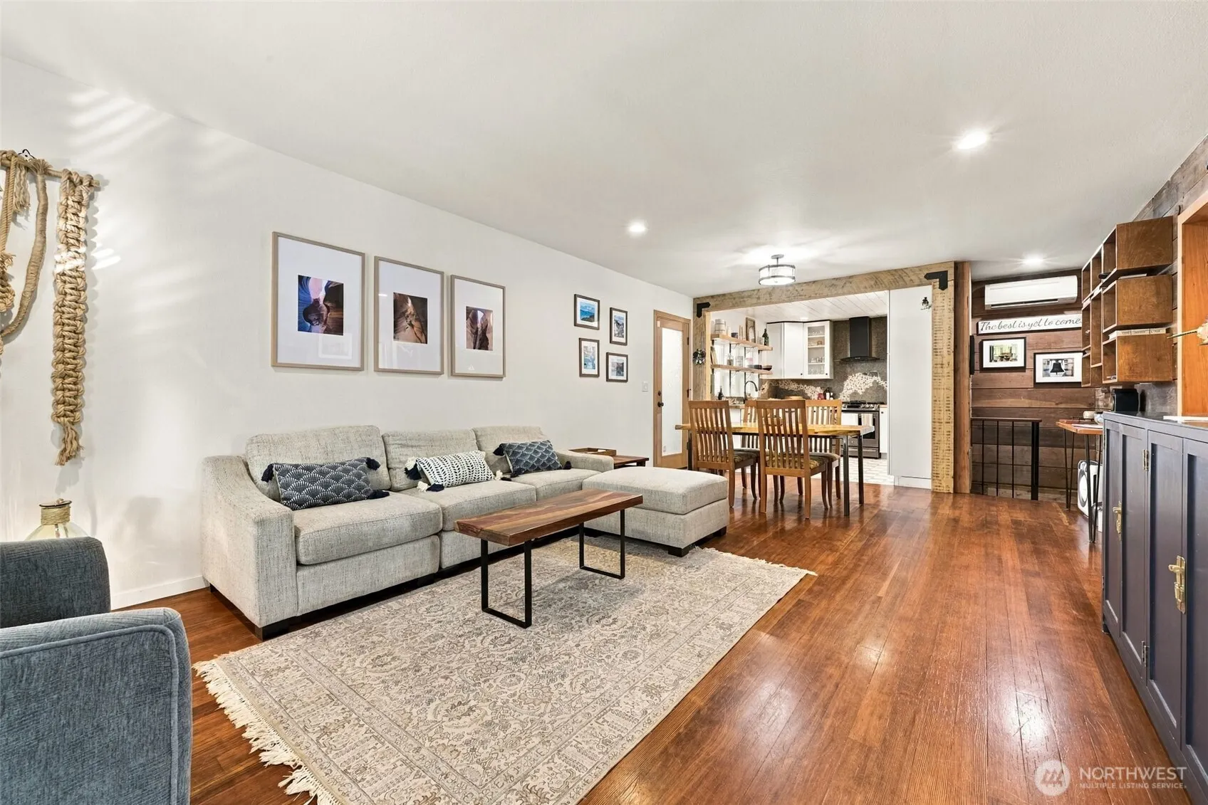 180 NW Dogwood Street , Issaquah, WA 98027