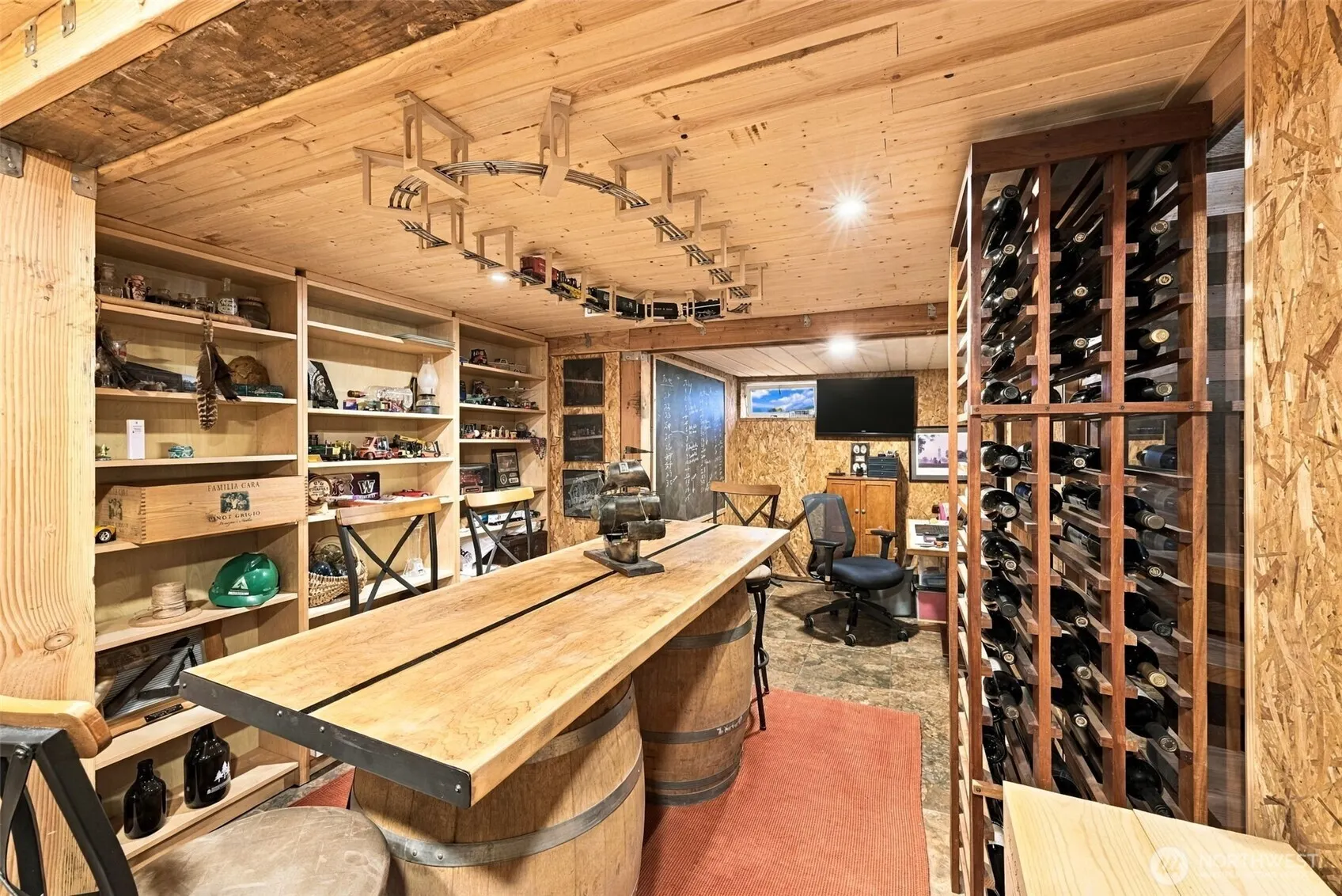 180 NW Dogwood Street , Issaquah, WA 98027