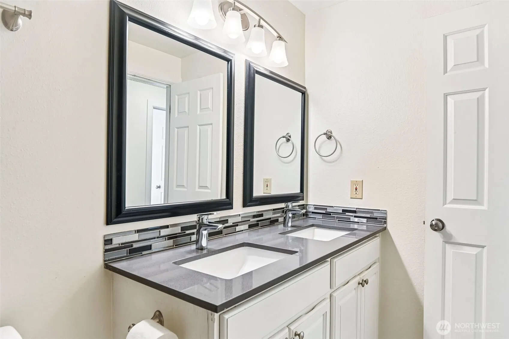 14600 SE 176 Street #N1, Renton, WA 98058