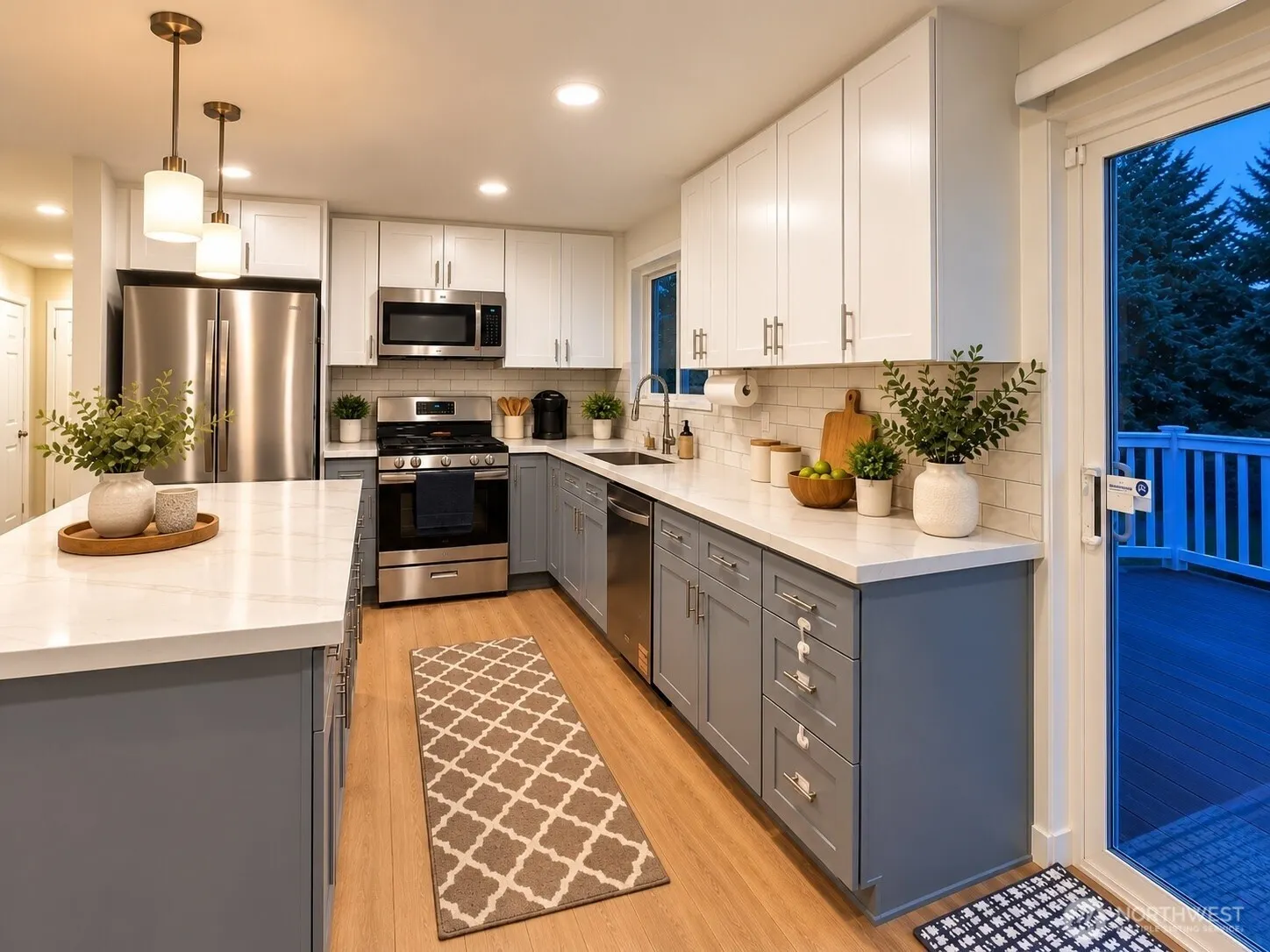 10929 NE 116th Place , Kirkland, WA 98034