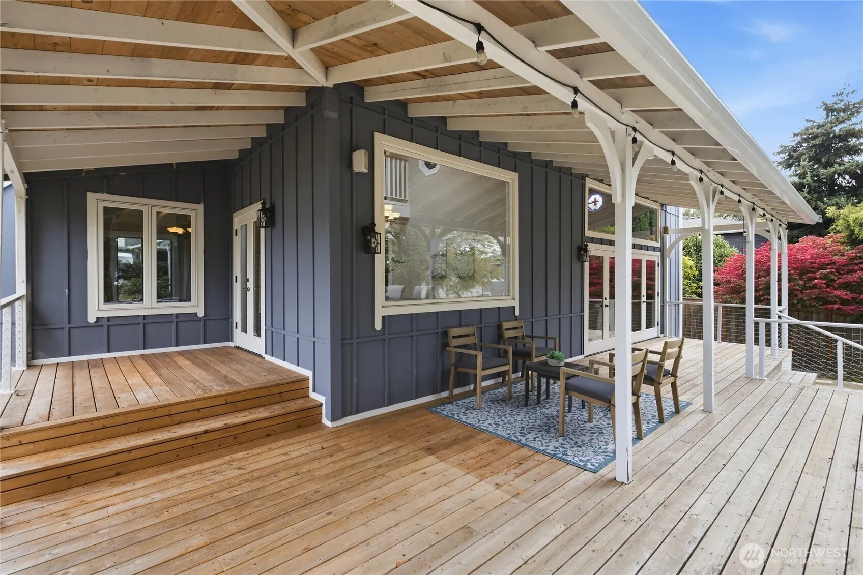 809 7th Street S, Kirkland, WA 98033