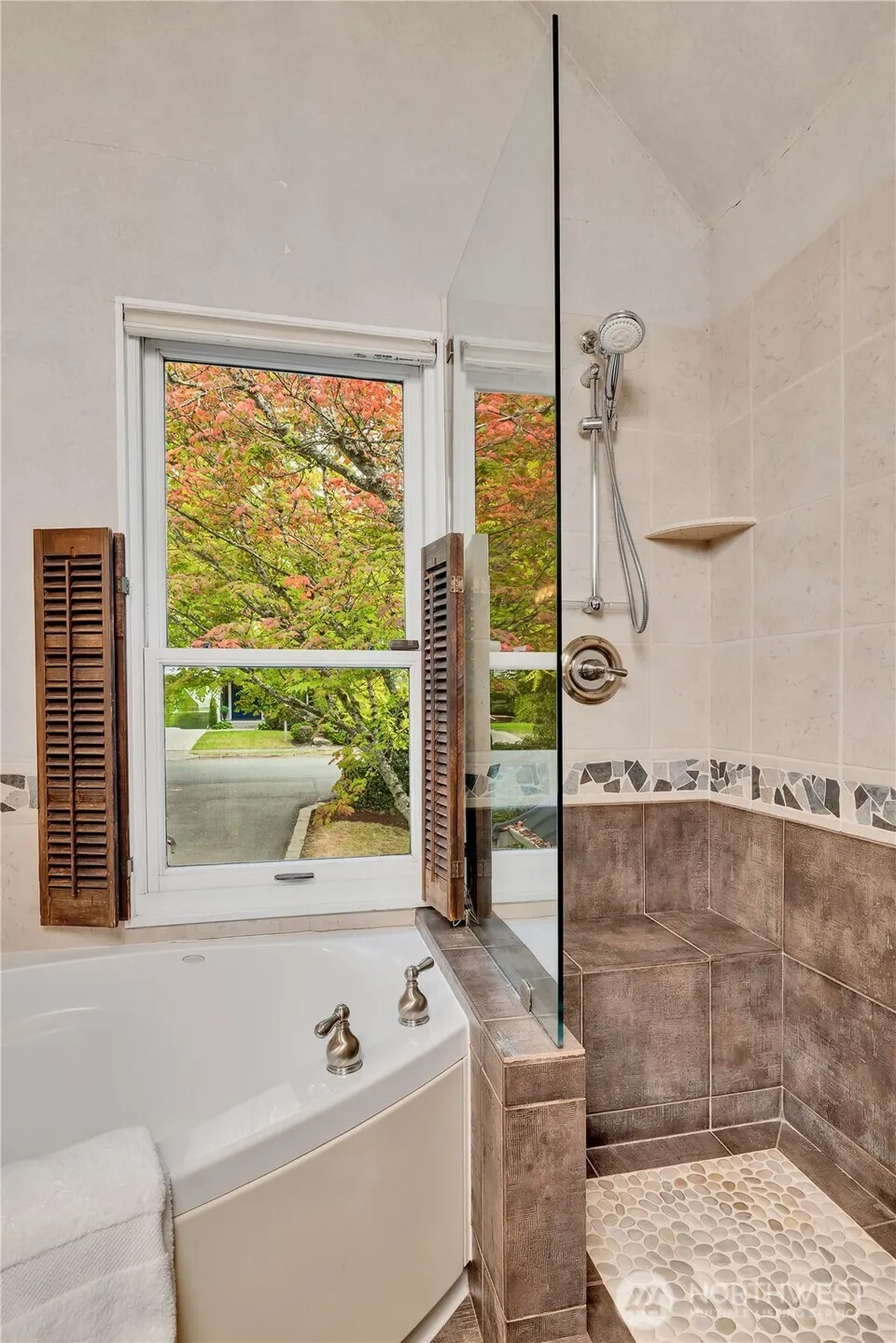 809 7th Street S, Kirkland, WA 98033