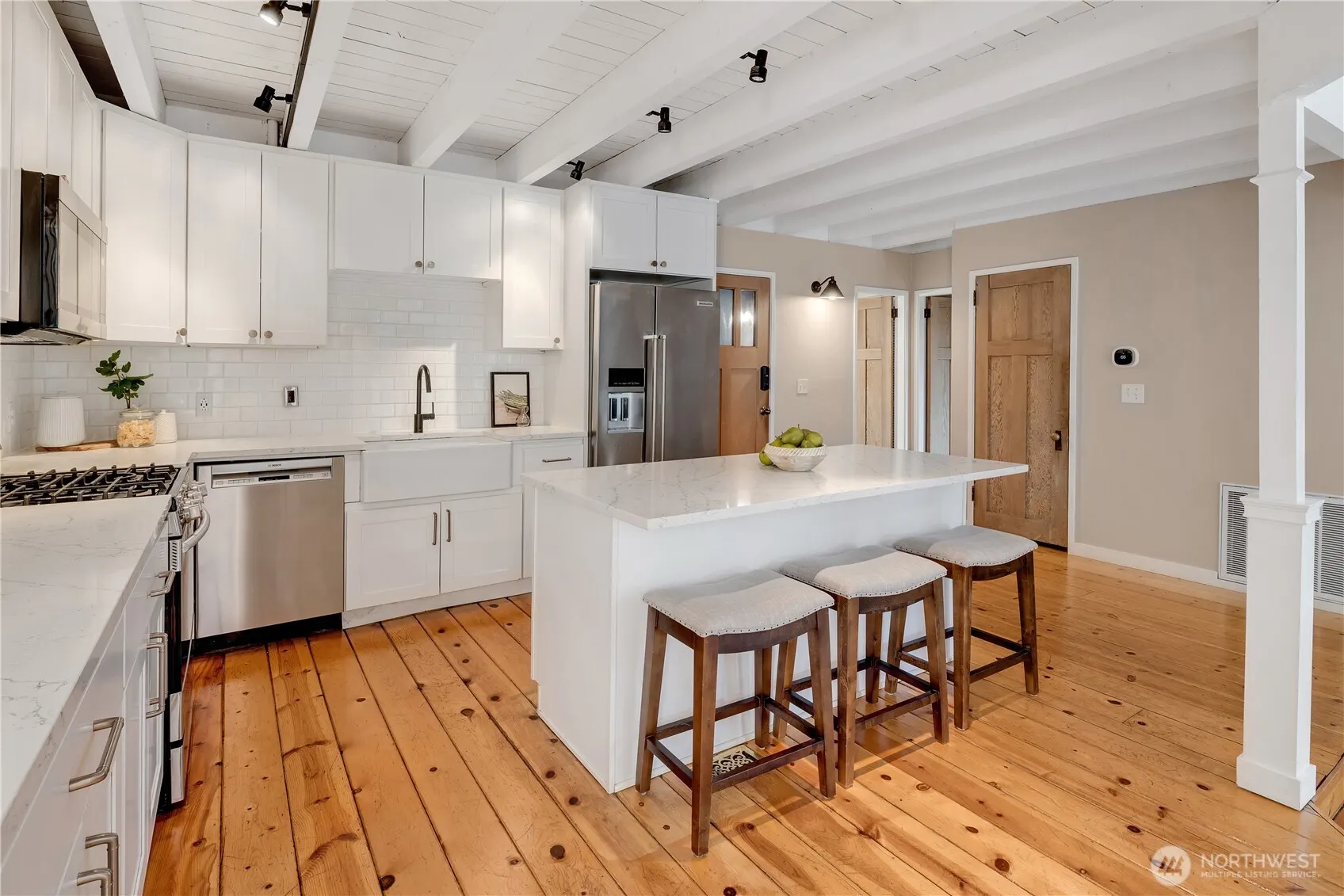 809 7th Street S, Kirkland, WA 98033
