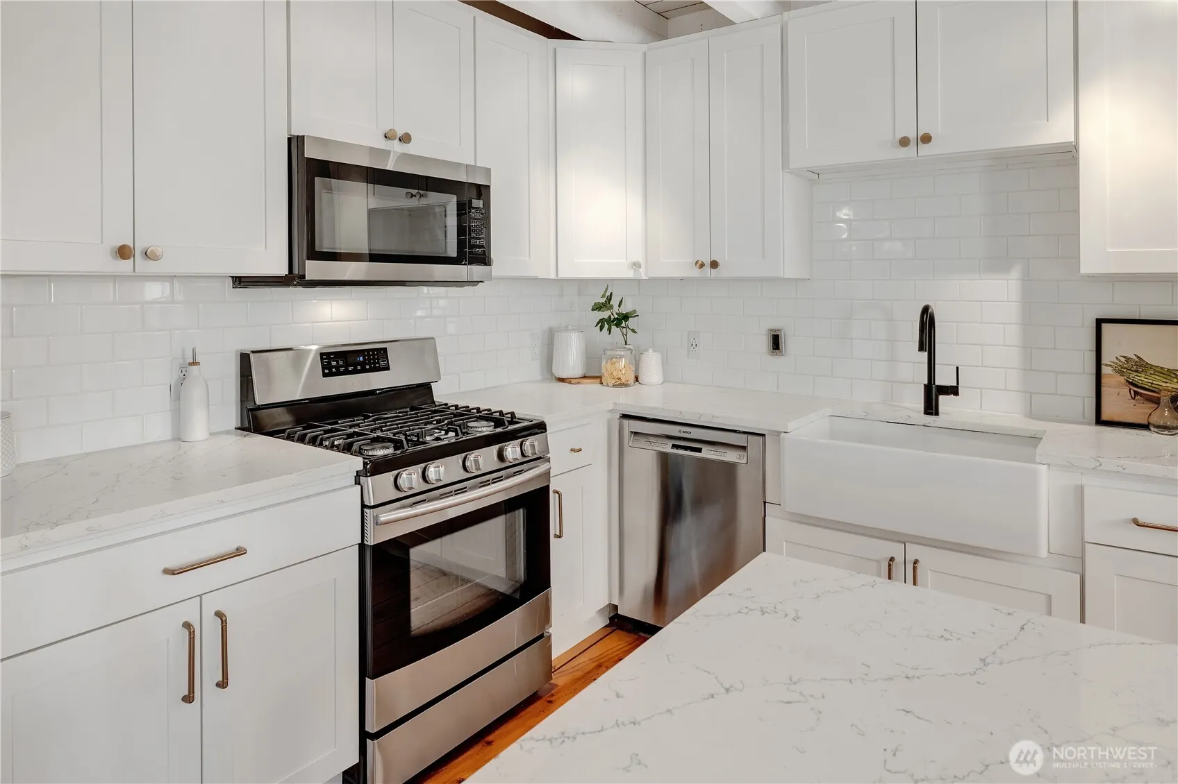 809 7th Street S, Kirkland, WA 98033