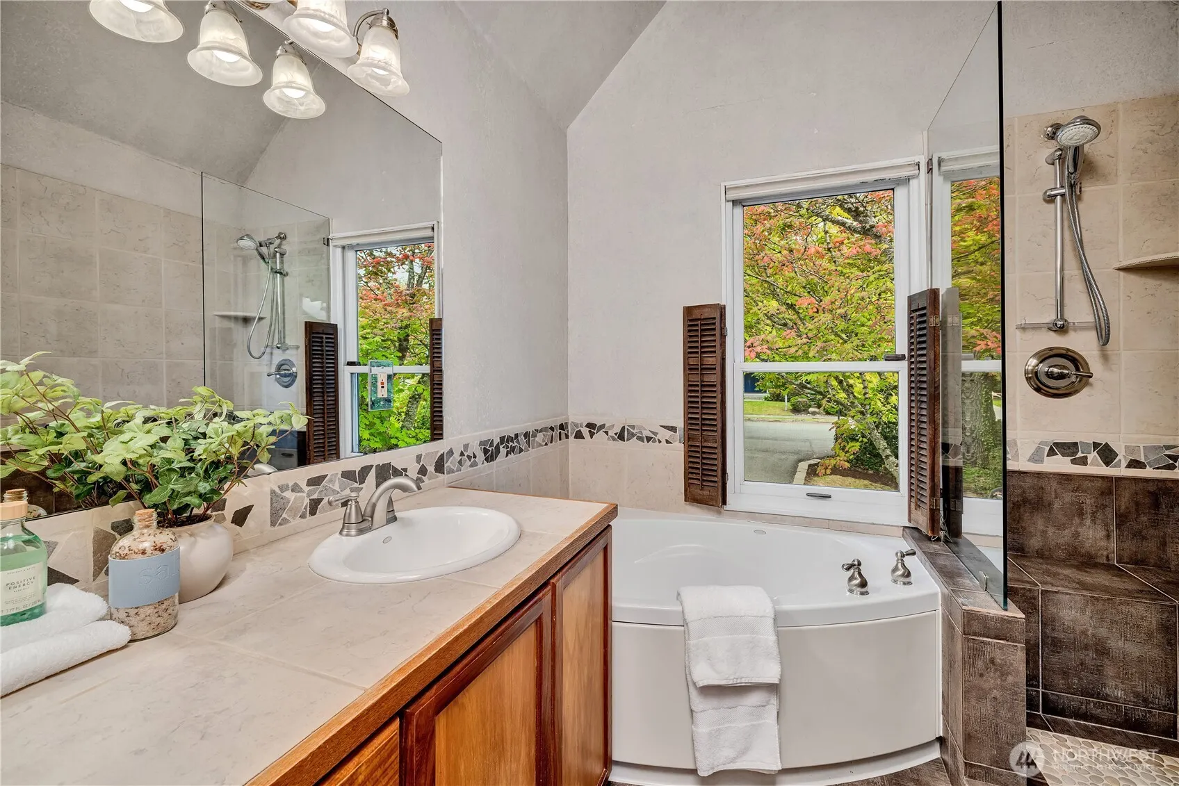 809 7th Street S, Kirkland, WA 98033