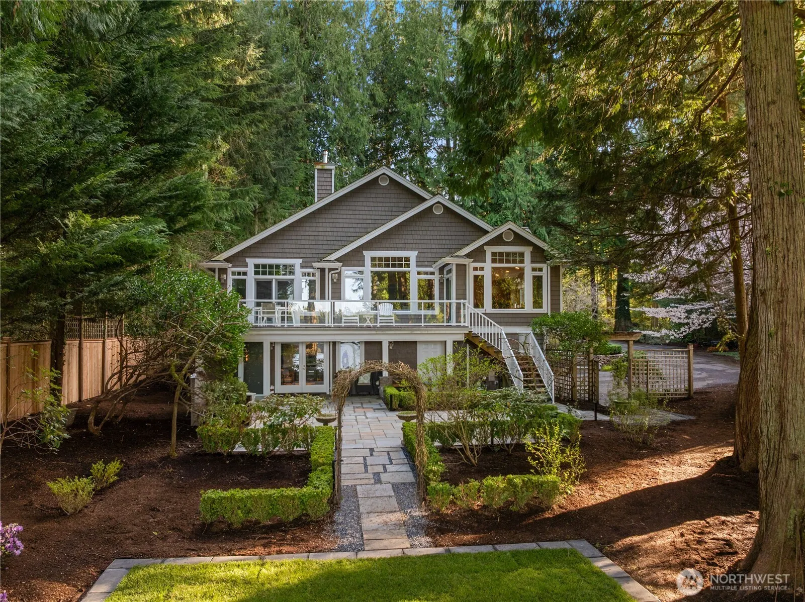 25314 SE 28th Street , Sammamish, WA 98075