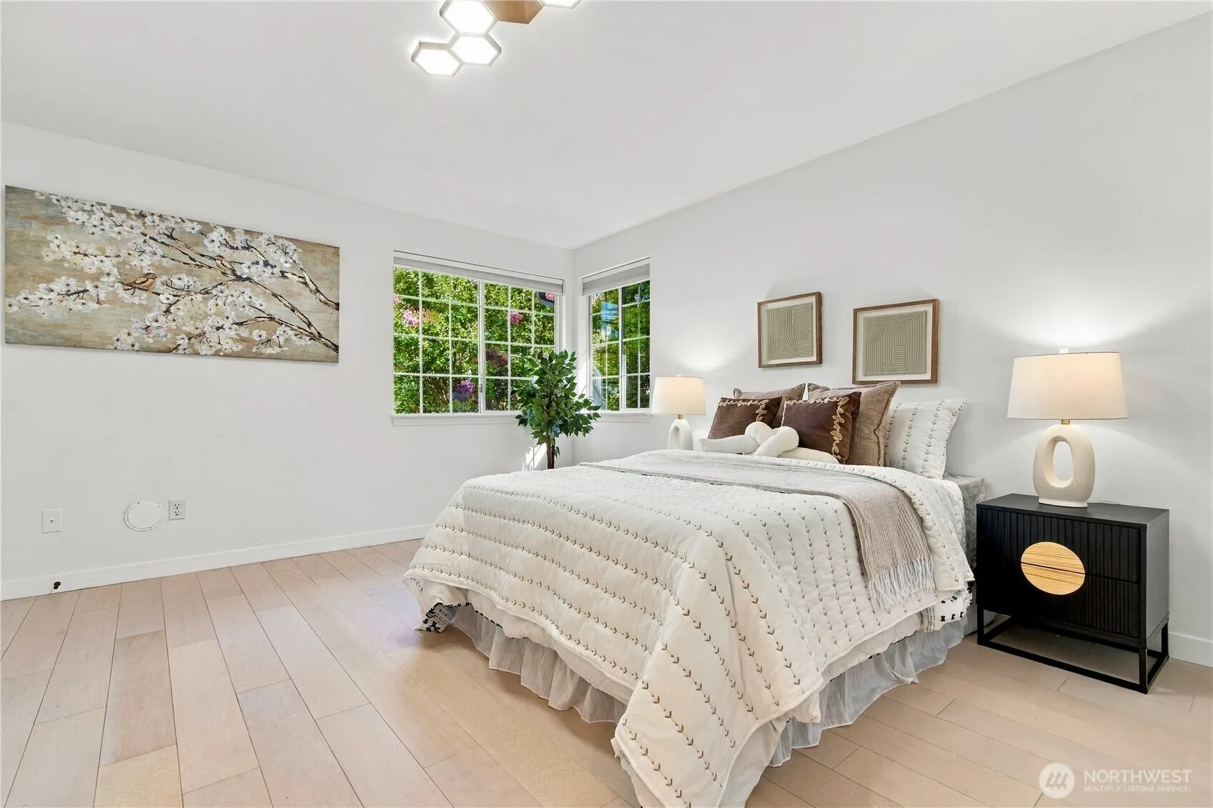 15883 Northup Way #59, Bellevue, WA 98008