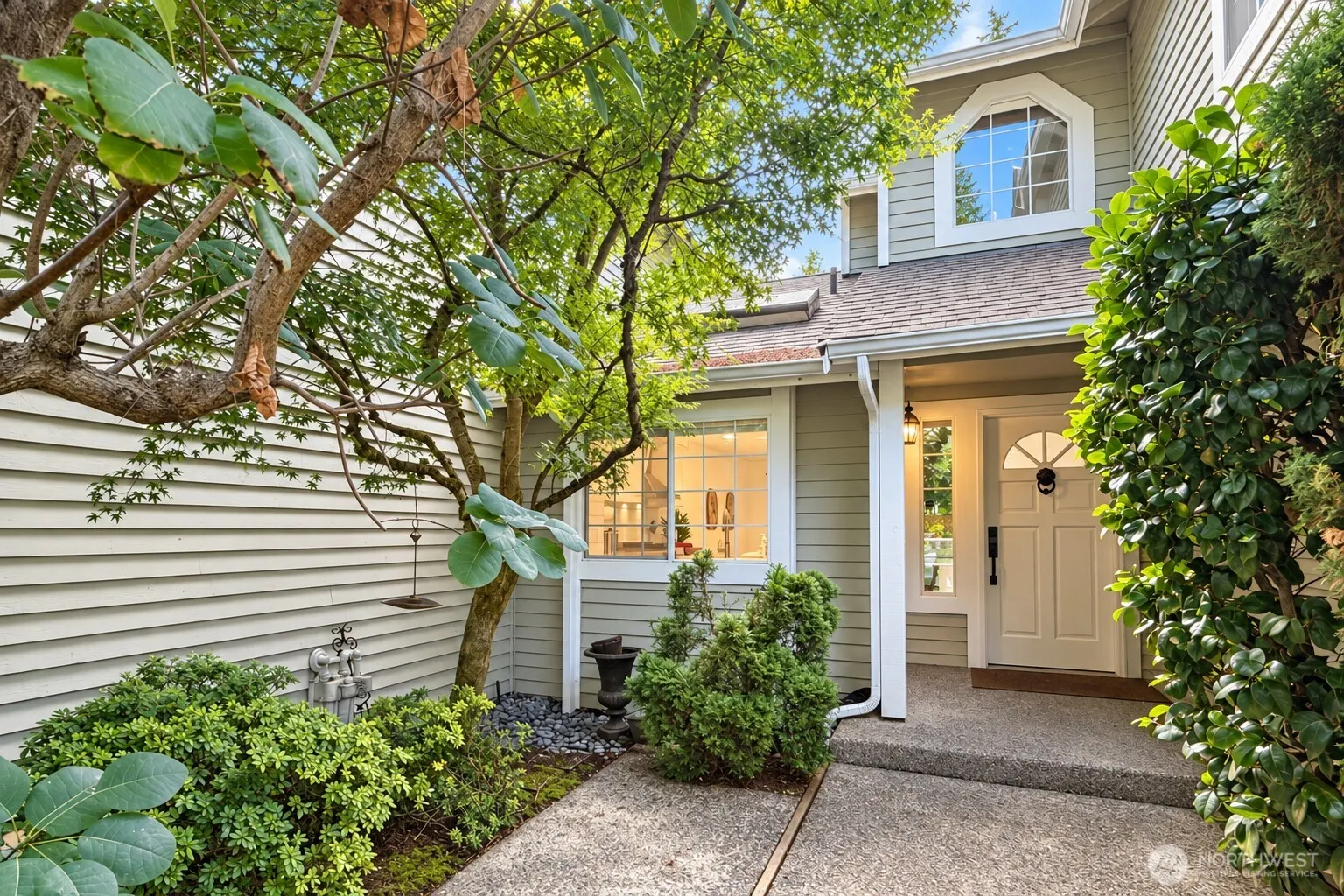 15883 Northup Way #59, Bellevue, WA 98008