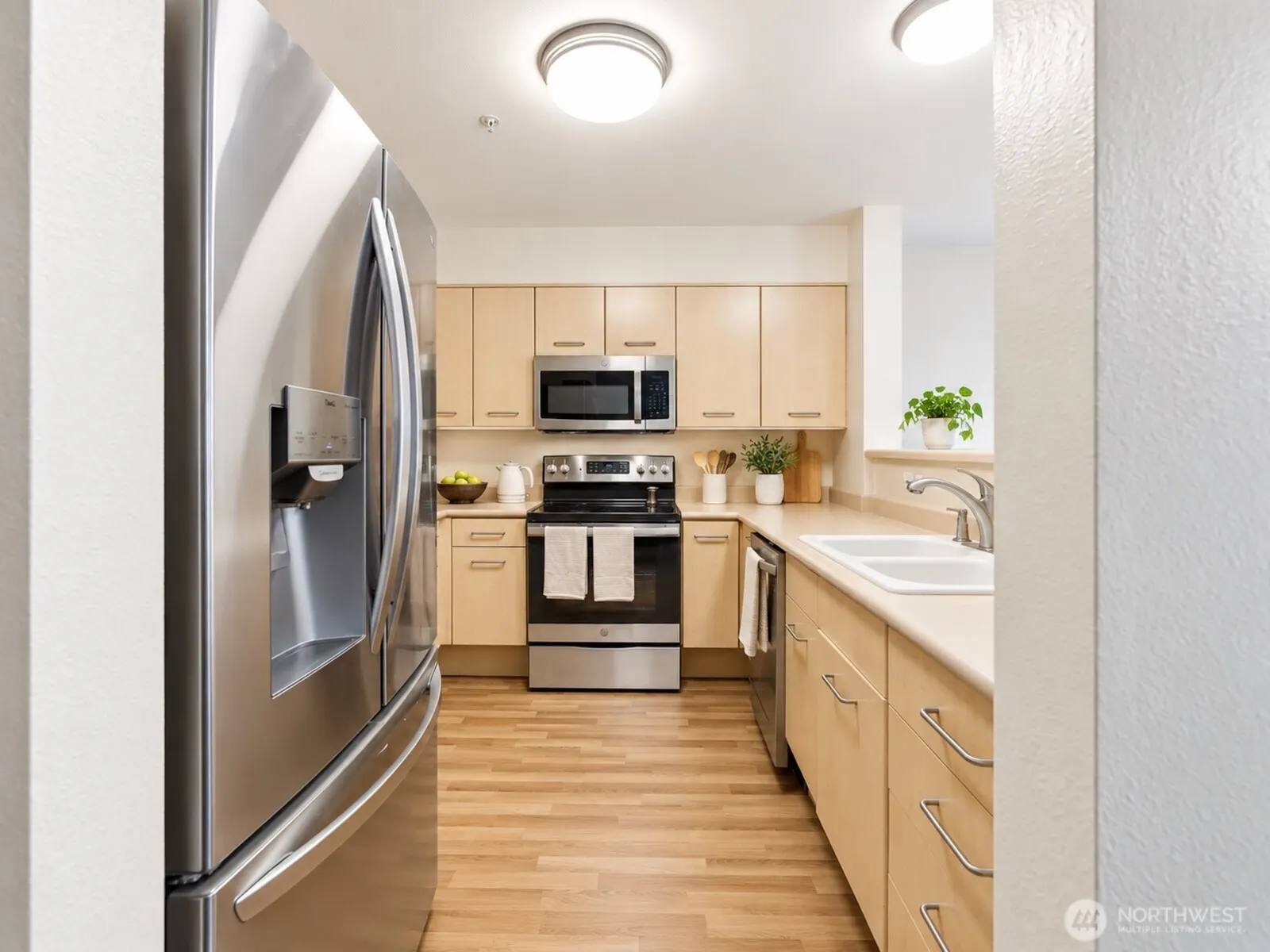 710 240th Way SE #G-104, Sammamish, WA 98074