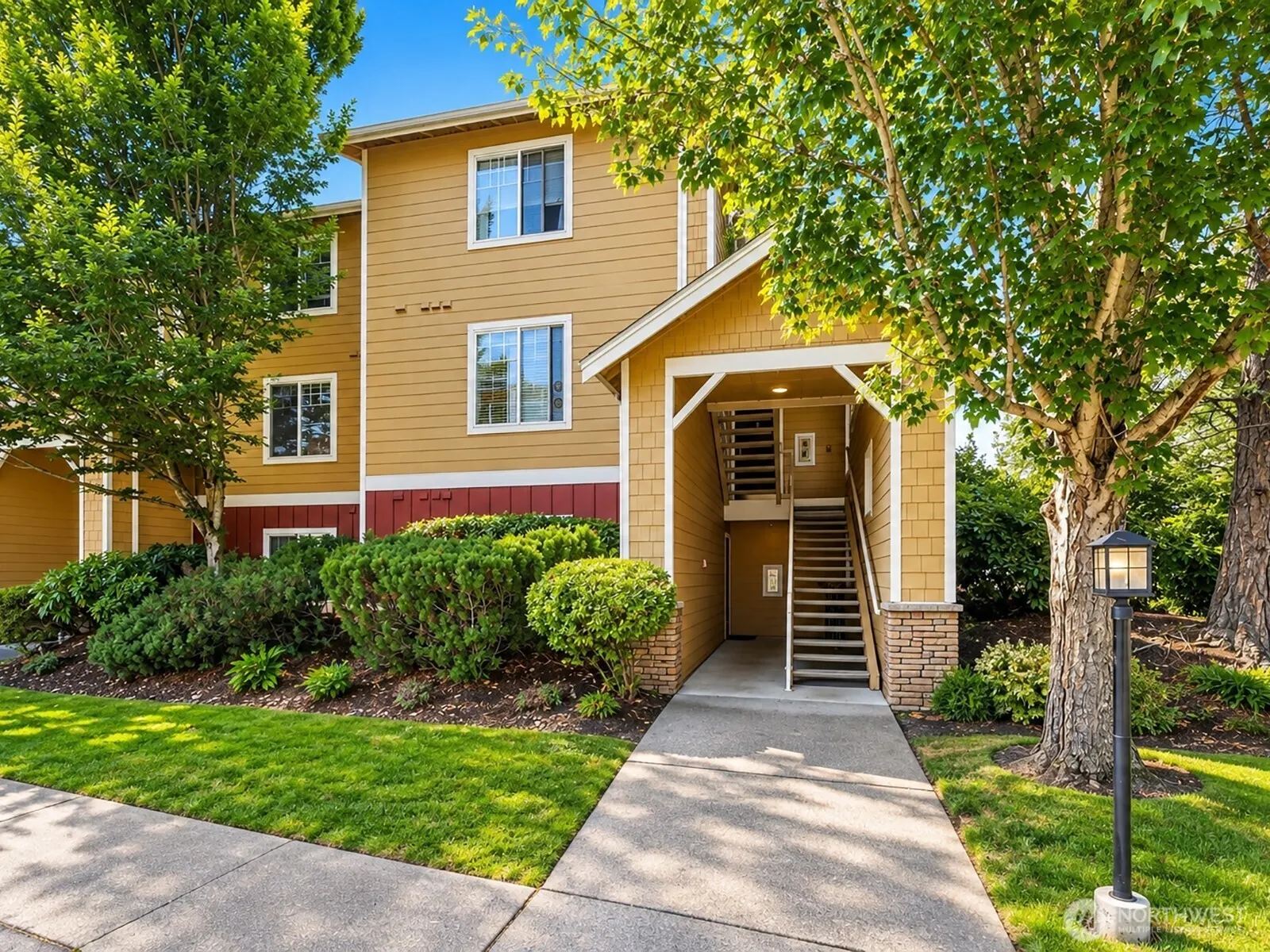 710 240th Way SE #G-104, Sammamish, WA 98074