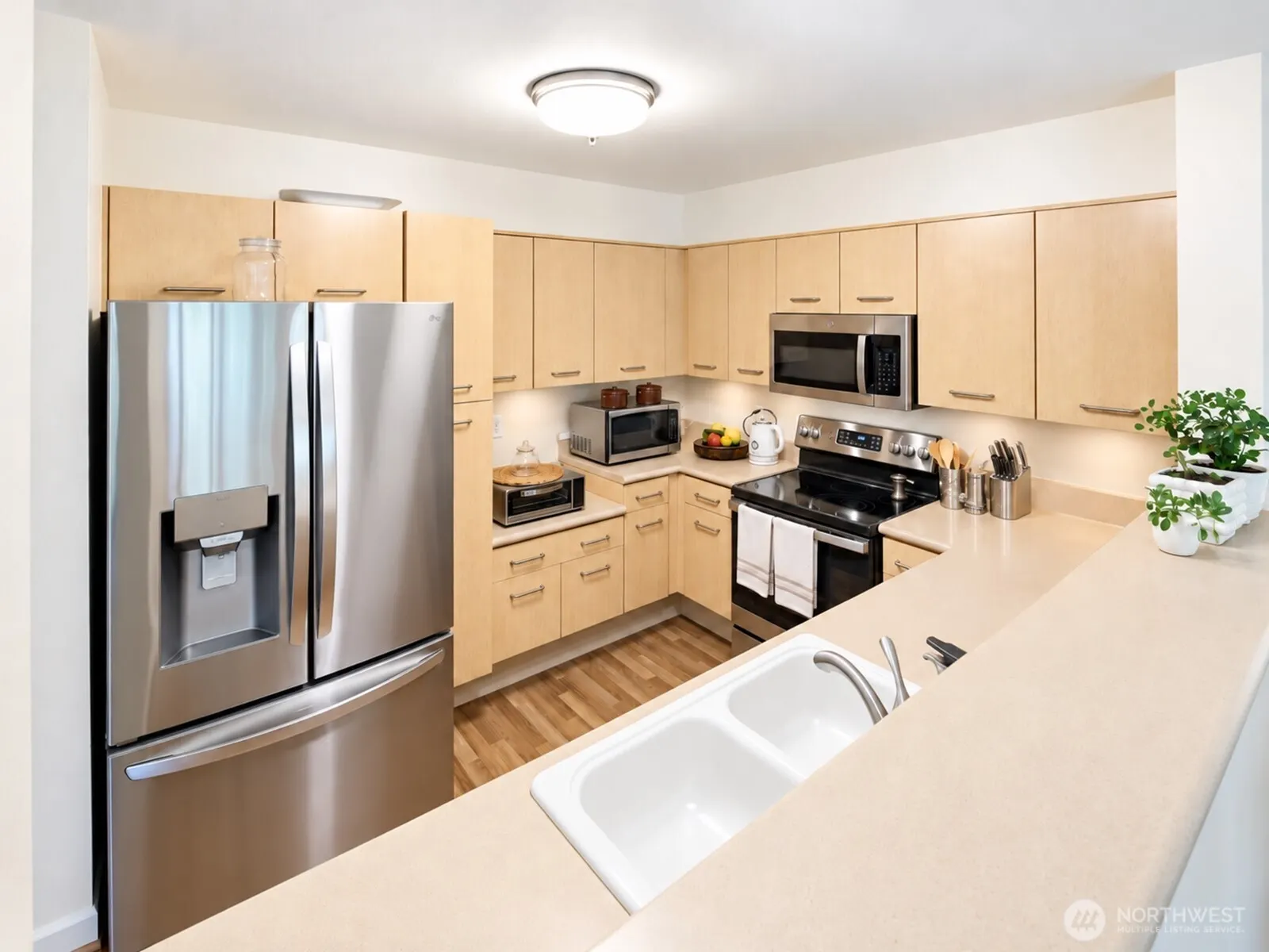 710 240th Way SE #G-104, Sammamish, WA 98074